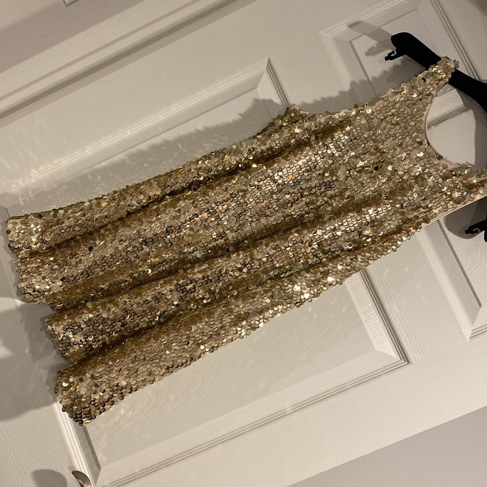 Guess - Picture 3 of 4